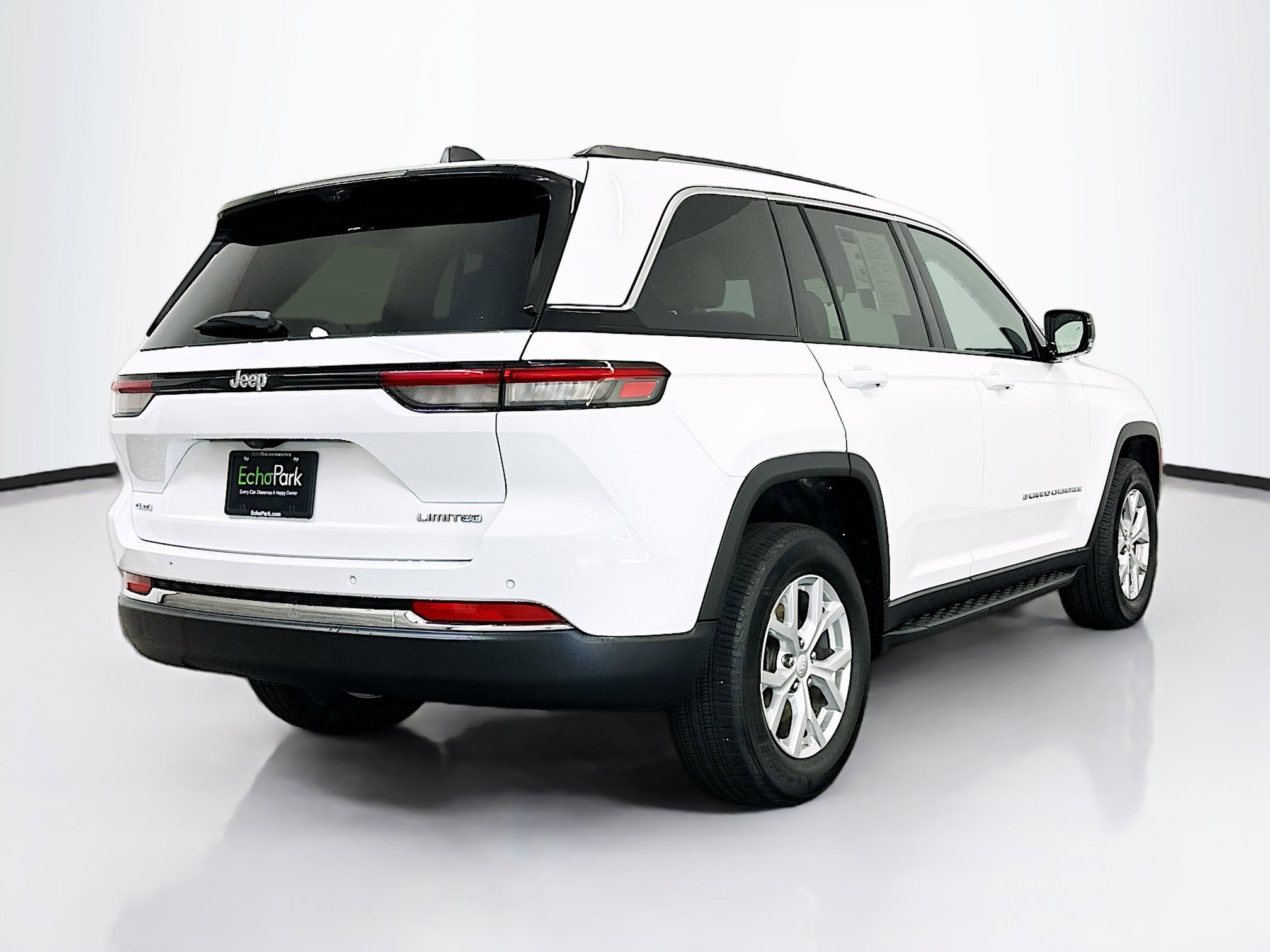 Used 2023 Jeep Grand Cherokee Limited w/ Luxury Tech Group II AWD/4WD image 9