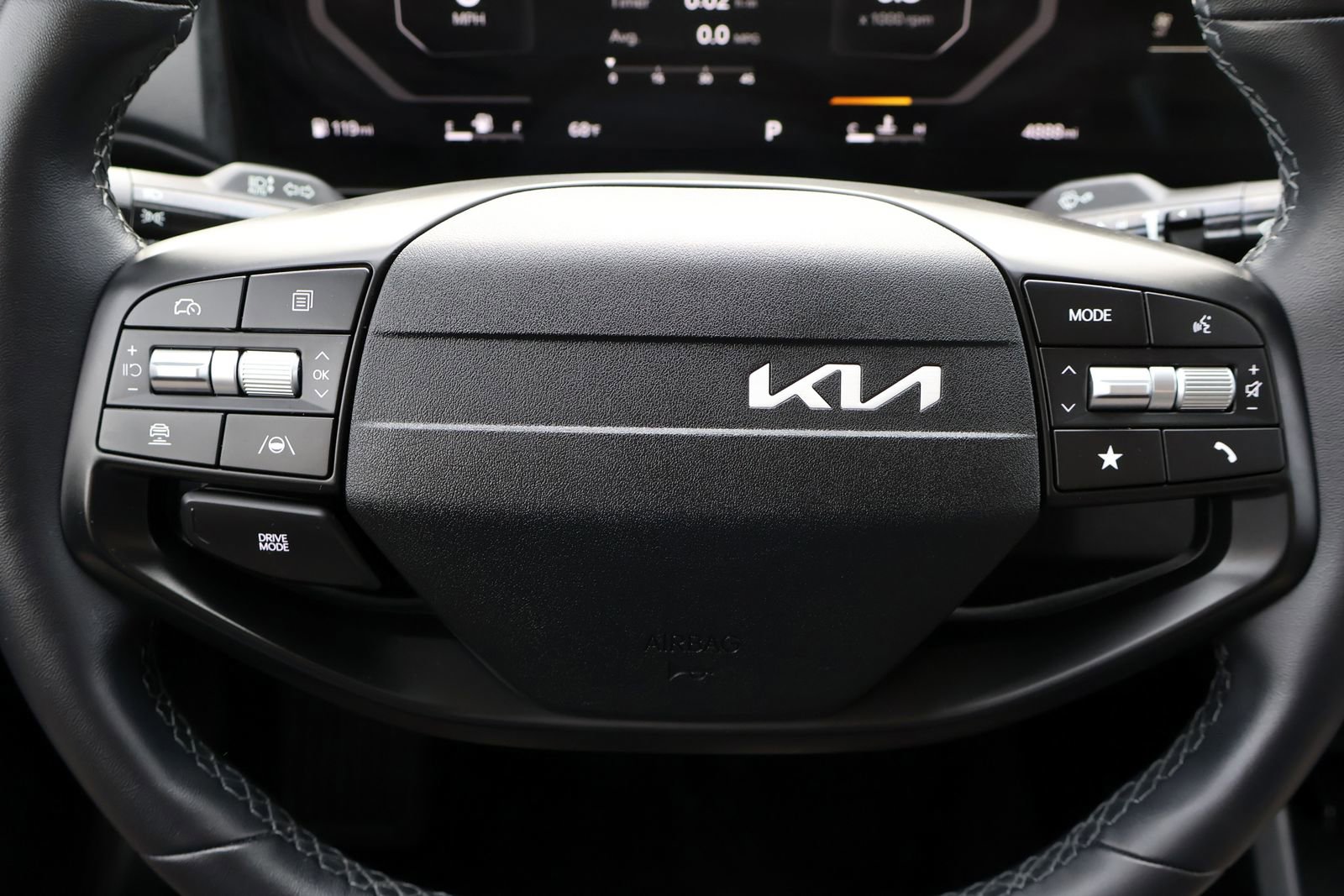 Used 2025 Kia K4 EX image 29