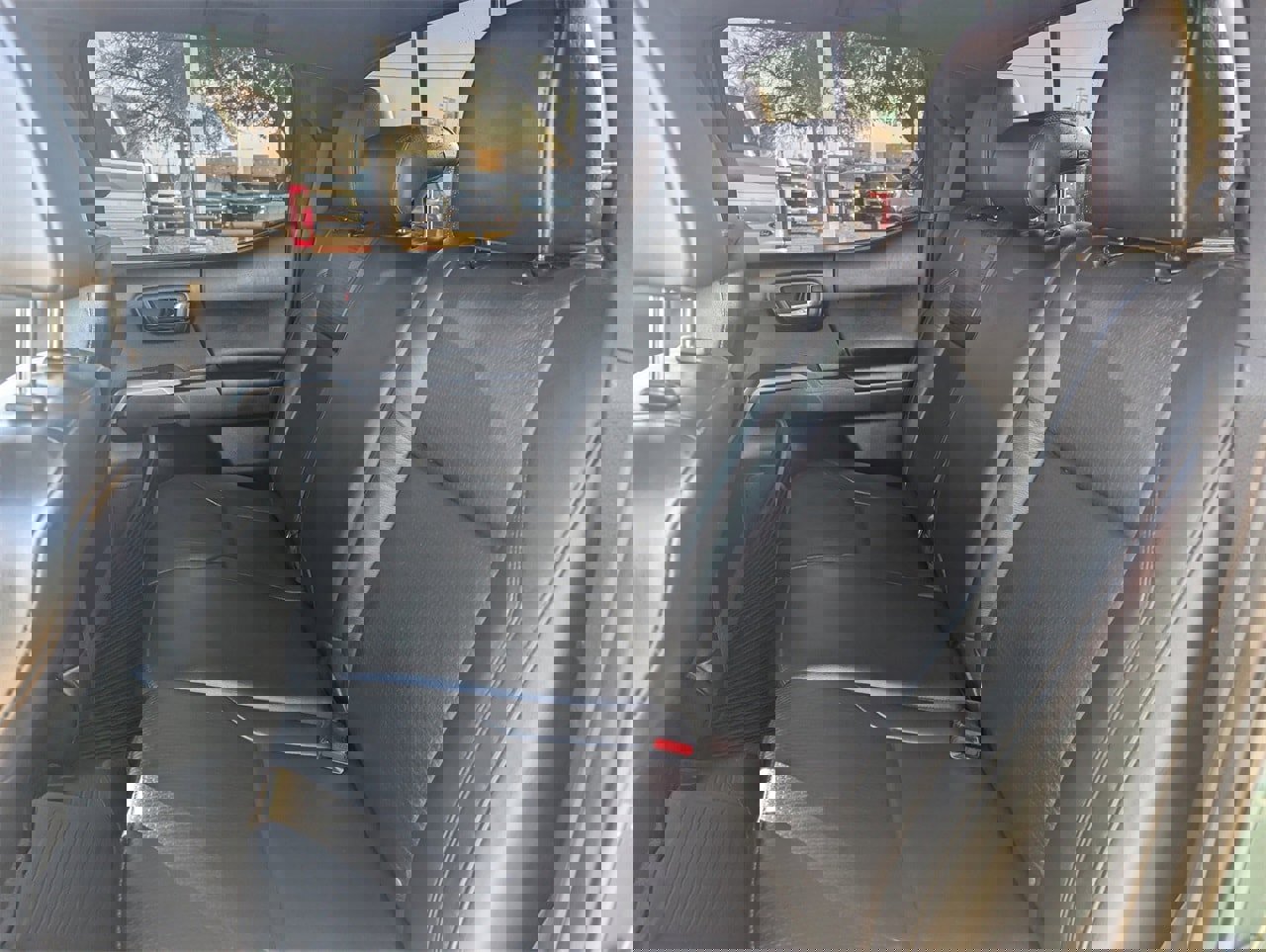 Used 2021 Toyota Tacoma Limited image 29