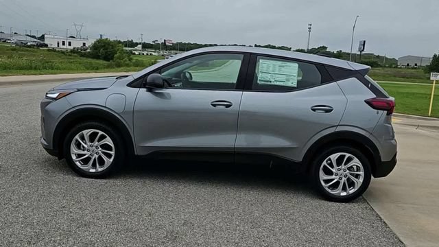 New 2027 Chevrolet Bolt LT w/ Comfort Package FWD image 5