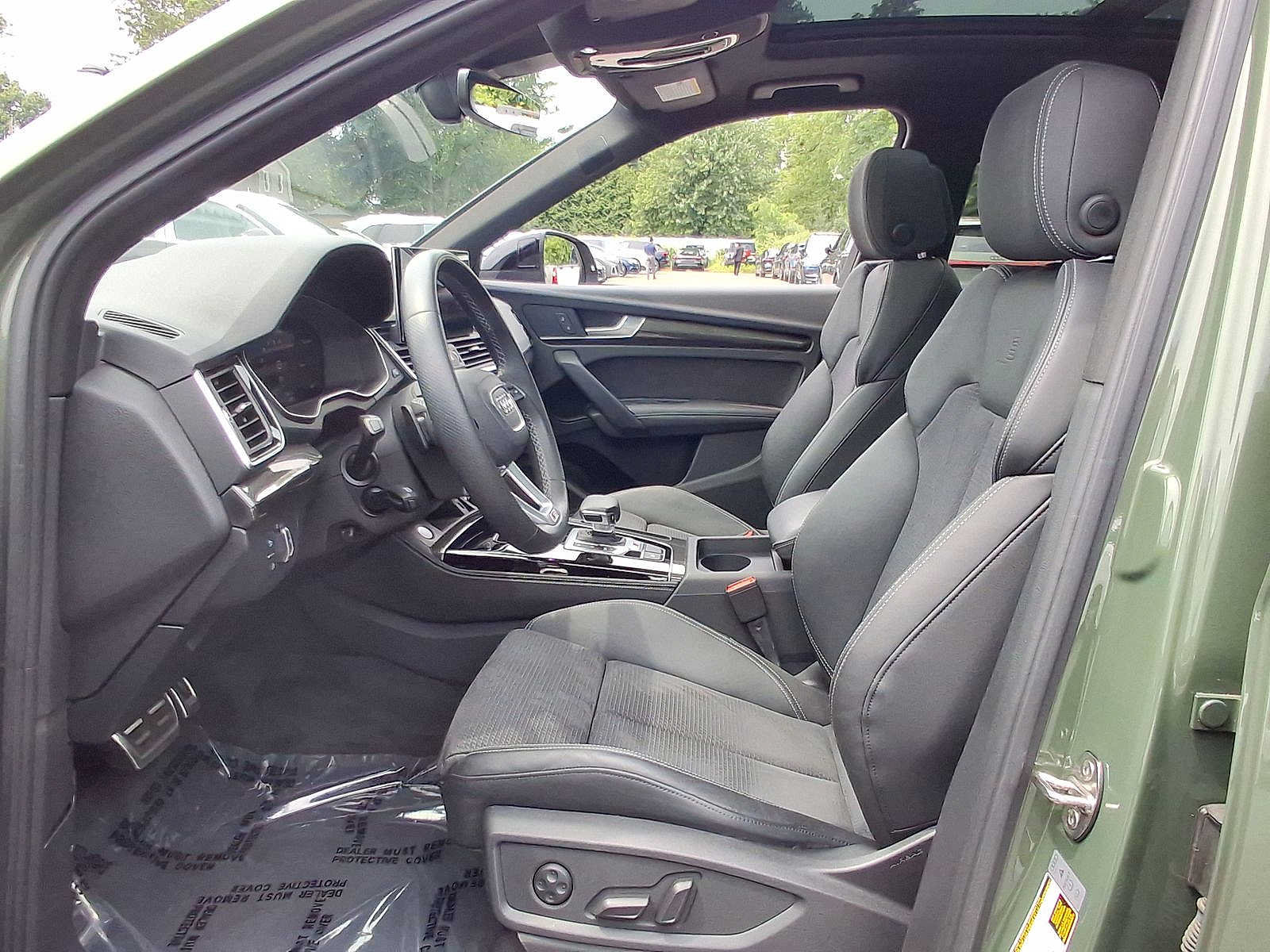 Certified 2023 Audi SQ5 Premium Plus w/ Premium Plus Package AWD/4WD image 17