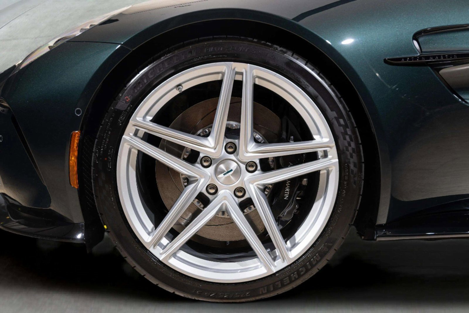 New 2026 Aston Martin V8 Vantage Roadster image 9