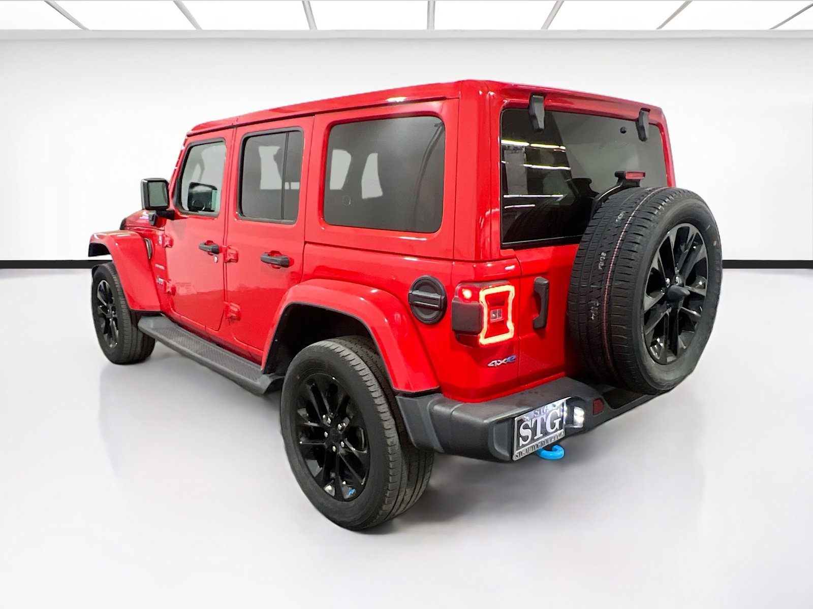 Used 2023 Jeep Wrangler Sahara image 6