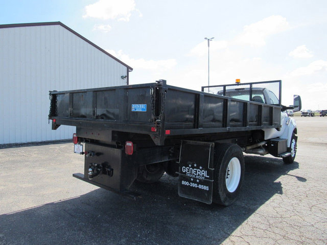 Used 2022 Ford F750 2WD Regular Cab Super Duty image 3