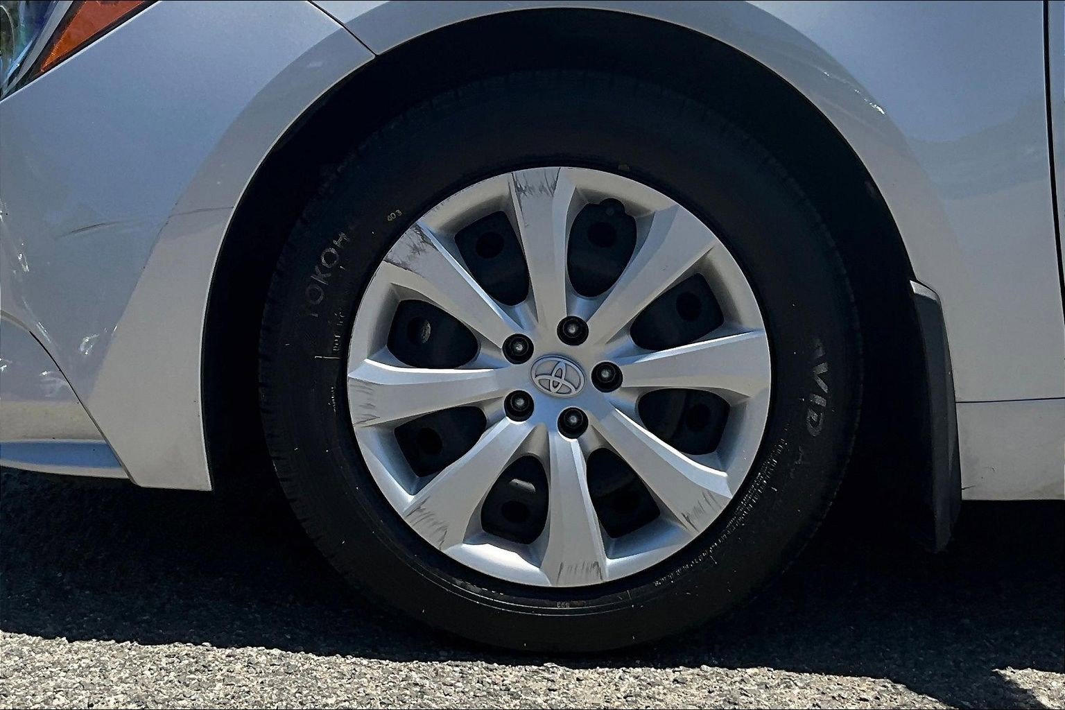 Used 2023 Toyota Corolla LE w/ Carpet Mat Package (TMS) FWD image 8