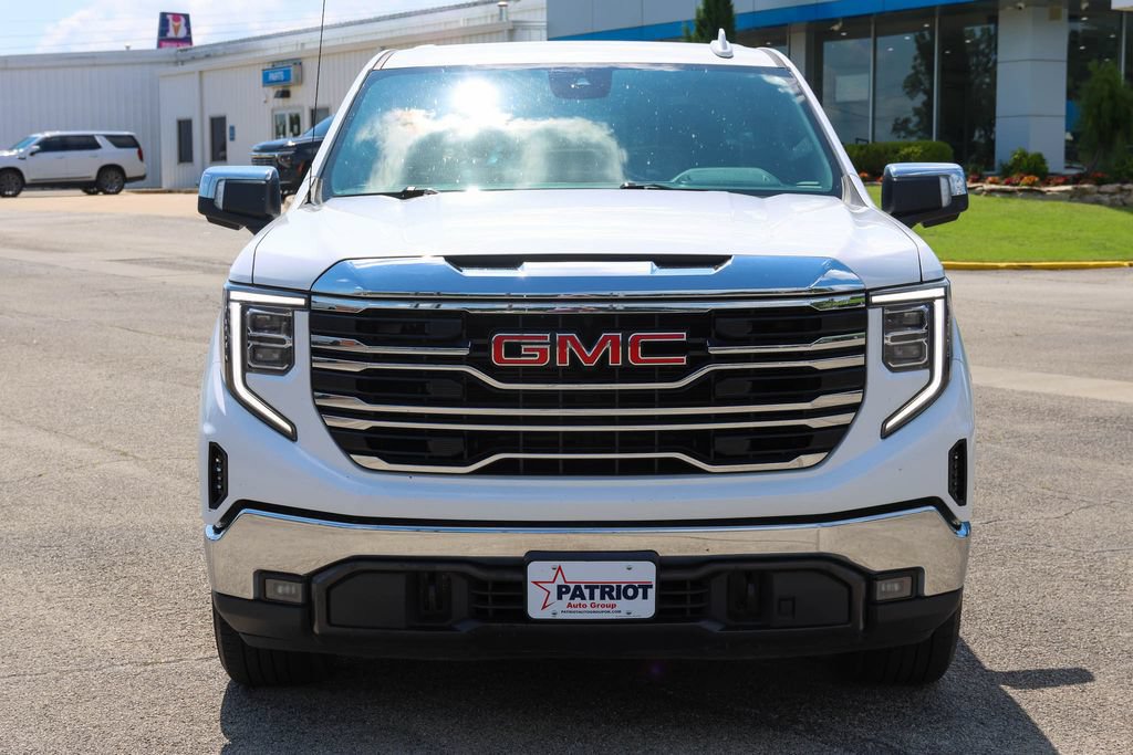 Used 2022 GMC Sierra 1500 SLT w/ X31 Off-Road Package AWD/4WD image 2