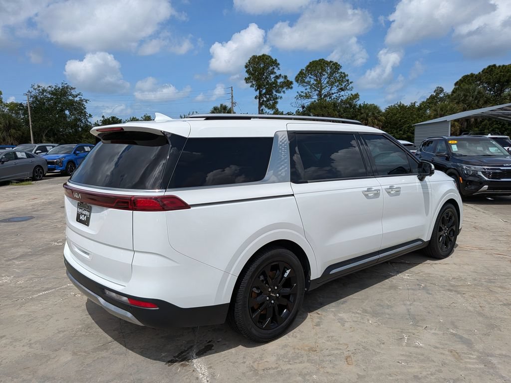 Certified 2024 Kia Carnival SX Prestige FWD image 8