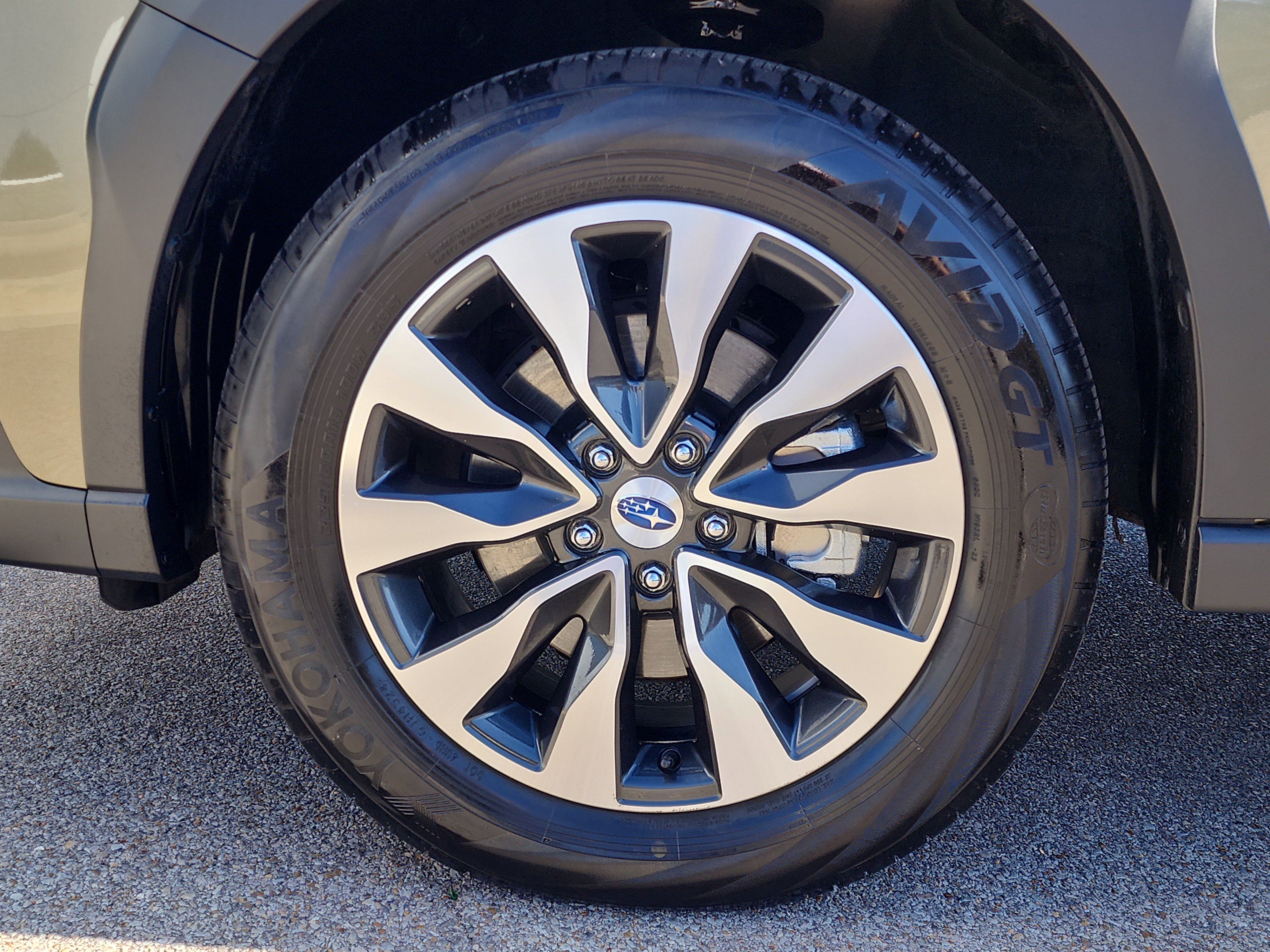 Certified 2025 Subaru Outback Touring w/ Tech Package 3 image 9