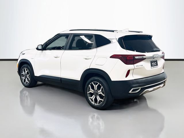Certified 2022 Kia Seltos EX image 5