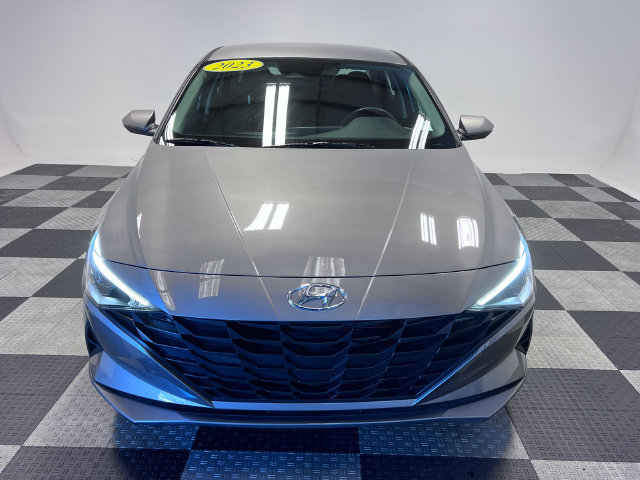 Used 2023 Hyundai Elantra SE FWD image 2