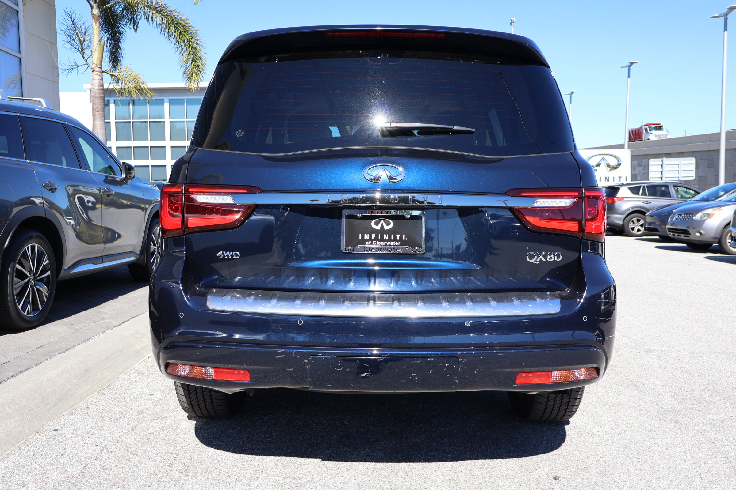 Certified 2024 INFINITI QX80 Premium Select w/ Cargo Package image 8
