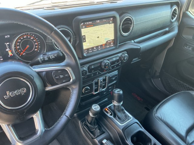 Used 2018 Jeep Wrangler Unlimited Sahara AWD/4WD image 25