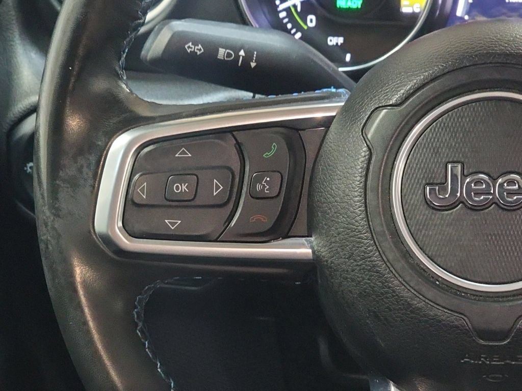 Used 2022 Jeep Wrangler Unlimited Rubicon 4xe AWD/4WD image 16