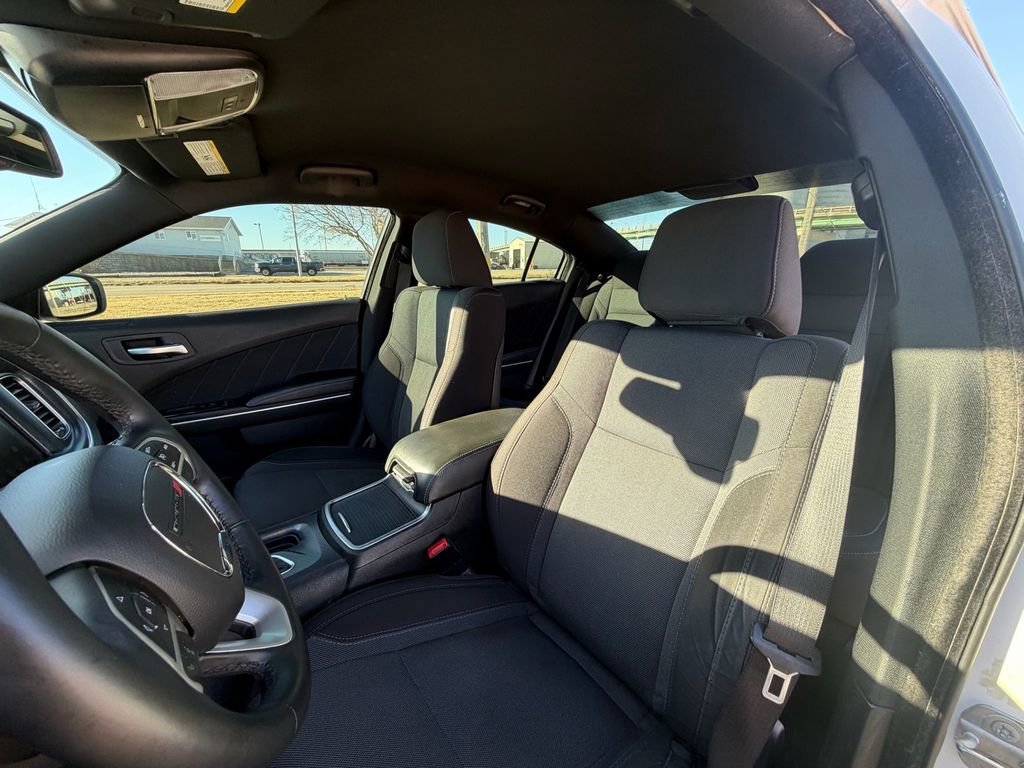Used 2015 Dodge Charger SXT RWD image 8
