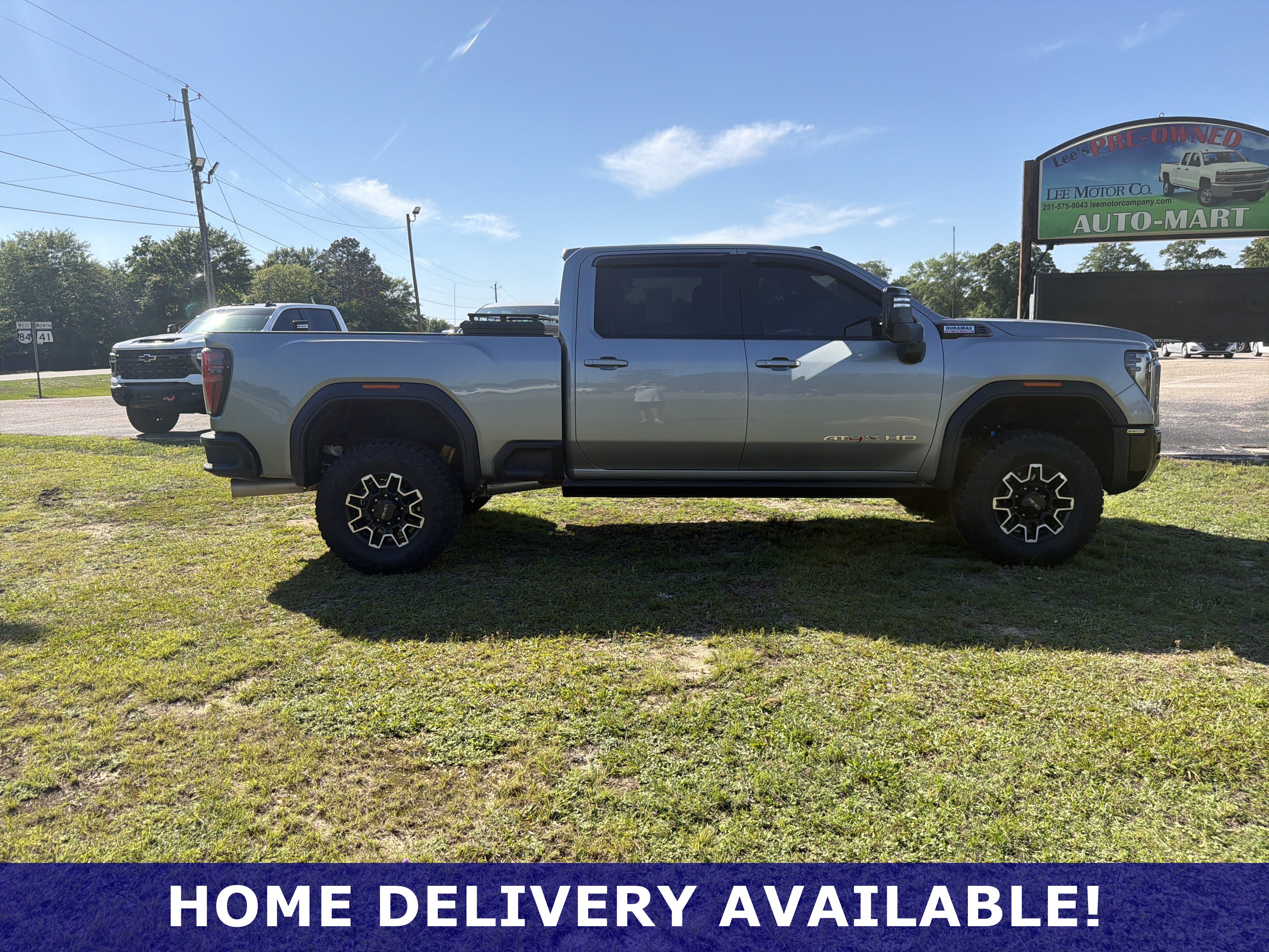 Used 2025 GMC Sierra 2500 AT4X AWD/4WD image 8