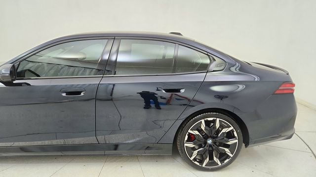 Used 2026 BMW 550e xDrive image 11