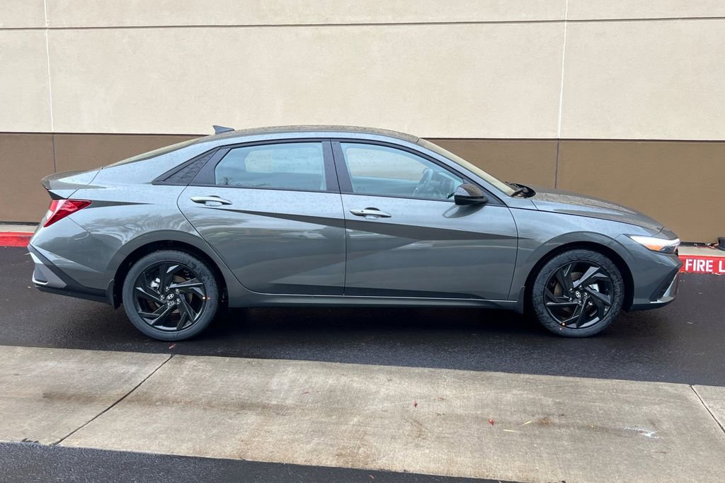 New 2026 Hyundai Elantra Sport image 4