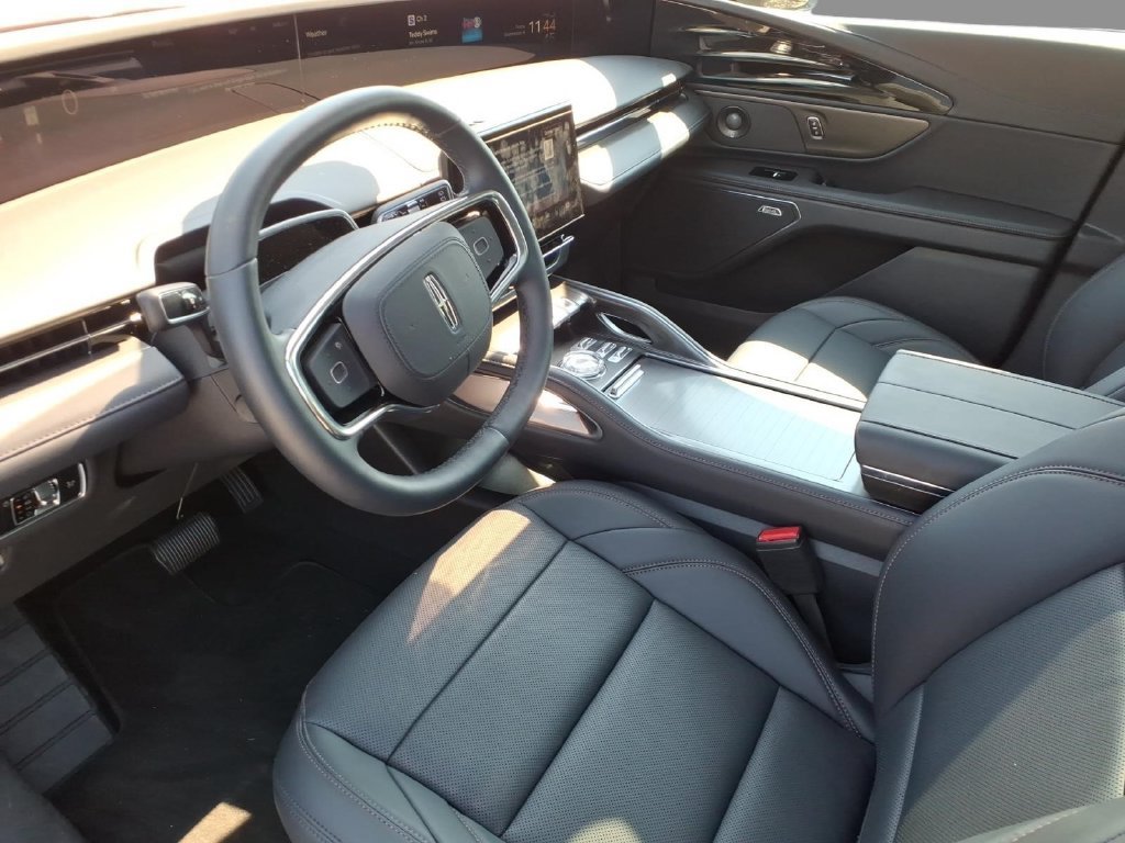 Used 2026 Lincoln Nautilus Premier w/ Equipment Group 102A AWD/4WD image 3