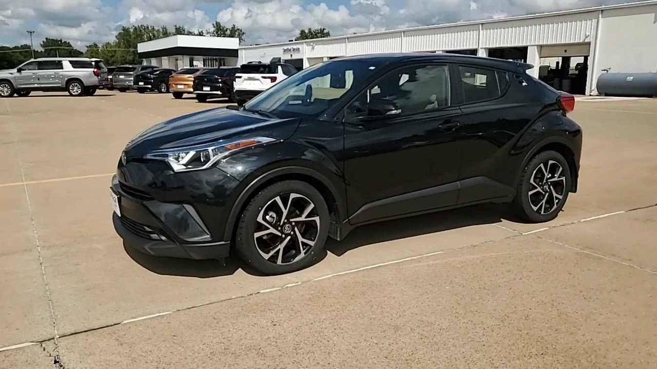 Used 2019 Toyota C-HR XLE FWD image 4