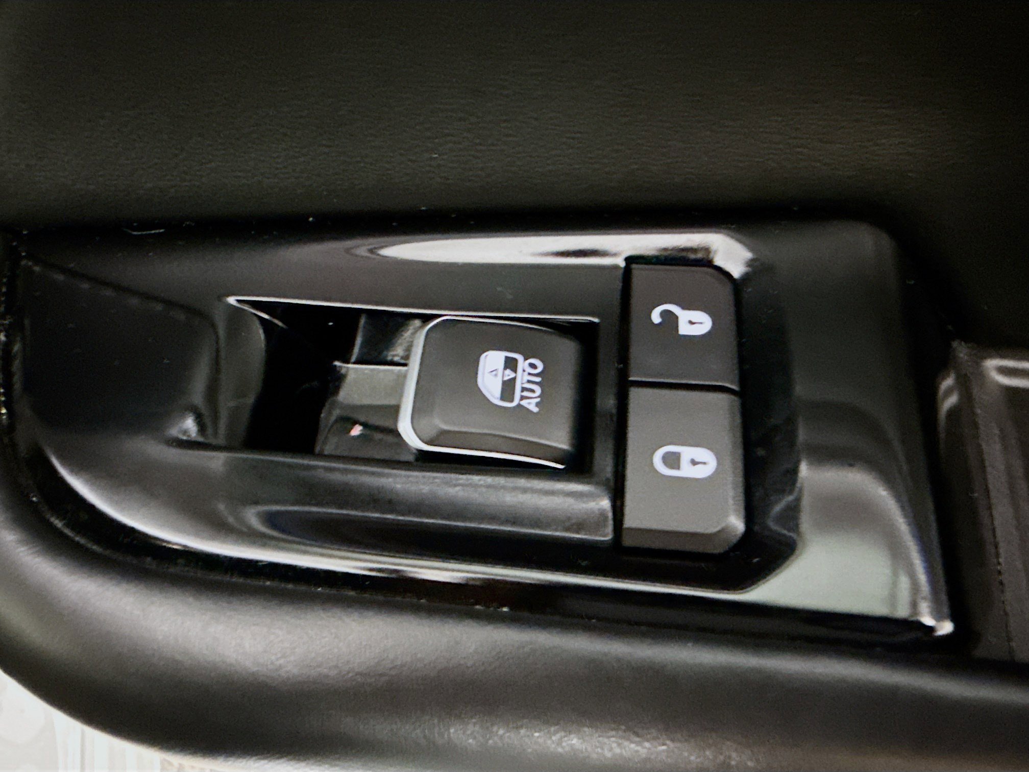 Used 2023 Jeep Grand Cherokee Overland w/ Advanced Protech Group III image 31