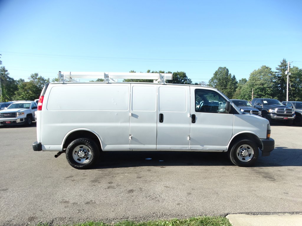 Used 2018 Chevrolet Express 2500 Extended image 5