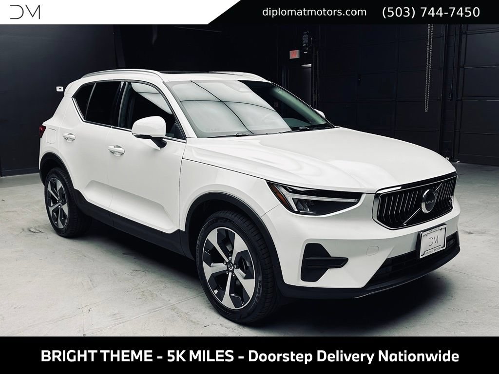 Used 2025 Volvo XC40 B5 Core w/ Protection Package Premier AWD/4WD image 9