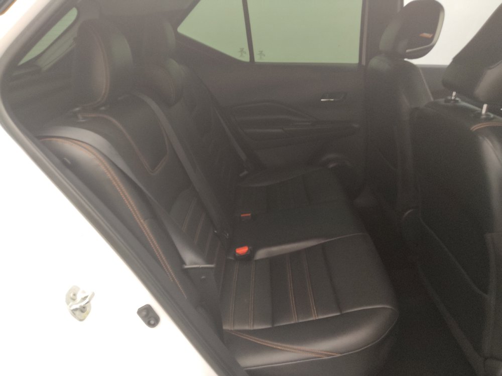 Used 2018 Nissan Kicks SR w/ Premium Package FWD image 19