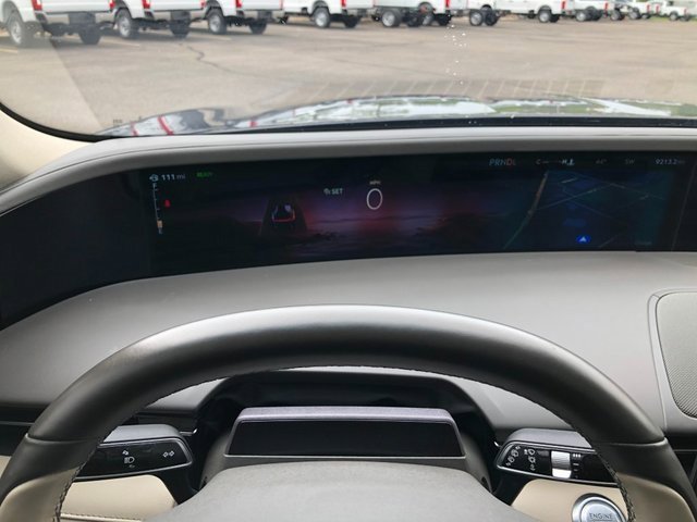 Used 2024 Lincoln Nautilus Premier w/ Equipment Group 102A image 8