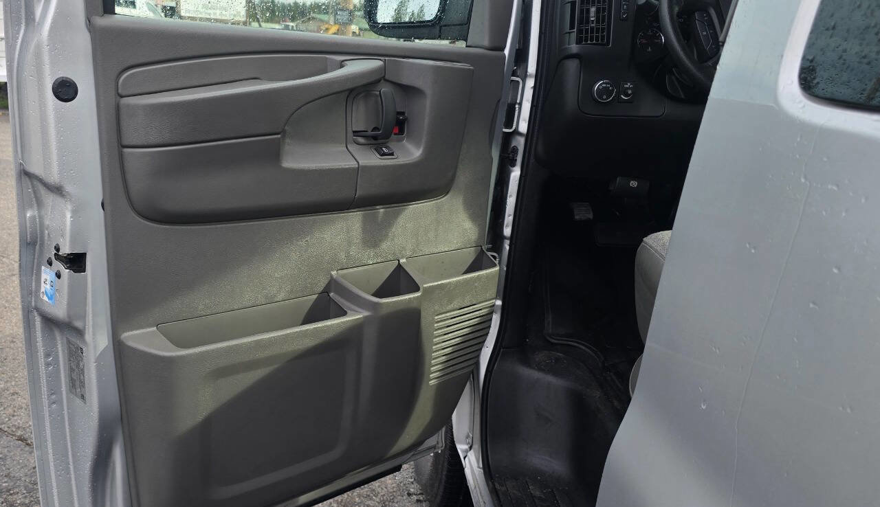 Used 2015 Chevrolet Express 2500 LS image 10
