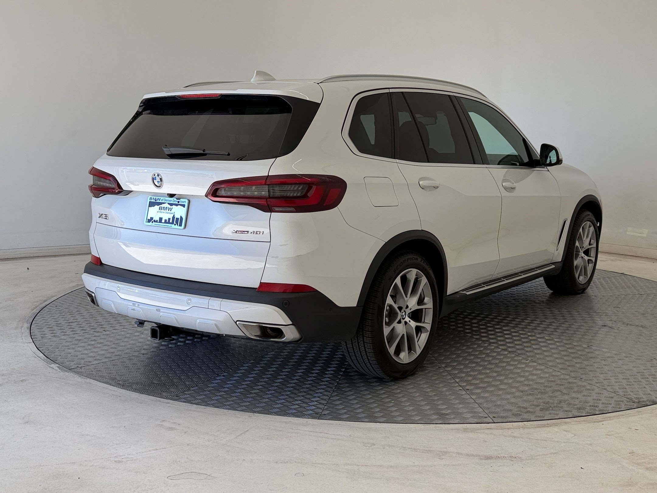 Used 2023 BMW X5 xDrive40i w/ Premium Package AWD/4WD image 9