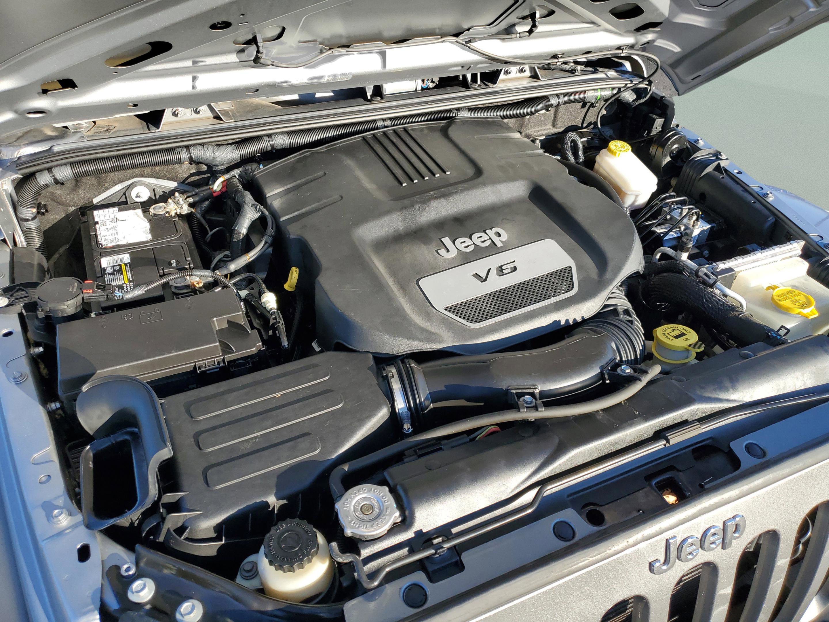 Used 2015 Jeep Wrangler Freedom Edition image 30