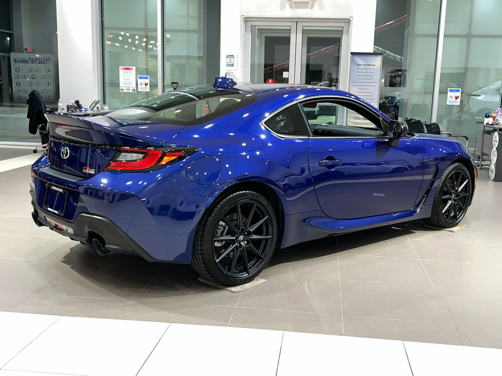 Used 2025 Toyota GR86 Premium w/ ALL Weather Mat Package (TMS) image 10