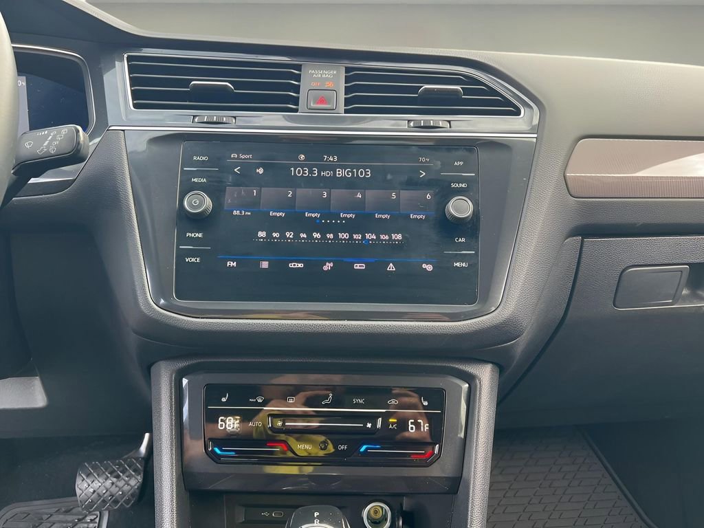 Used 2022 Volkswagen Tiguan SE image 15