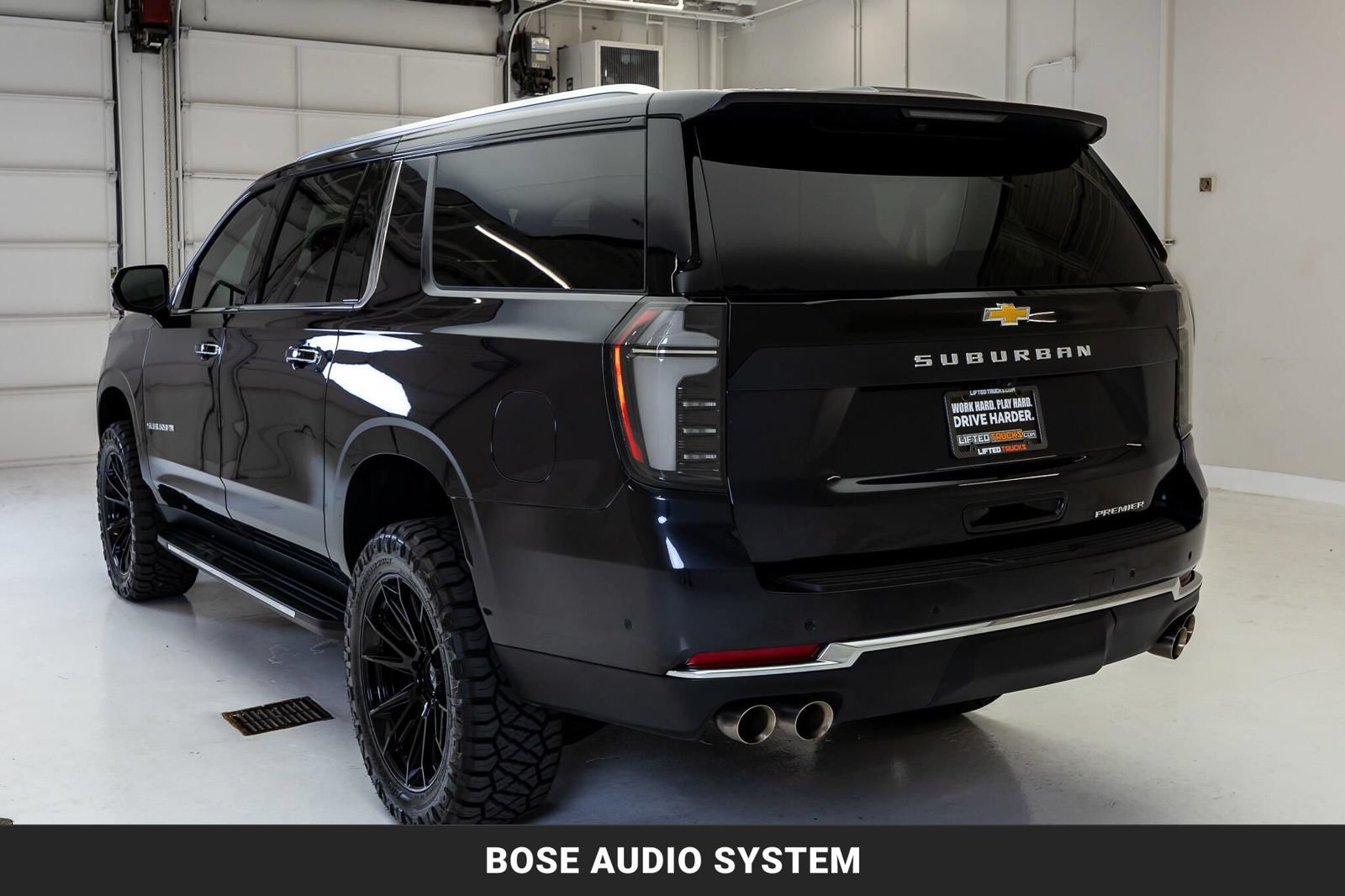 Used 2025 Chevrolet Suburban Premier AWD/4WD image 7