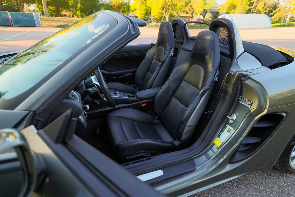 Used 2021 Porsche 718 Boxster Base w/ Premium Package image 4