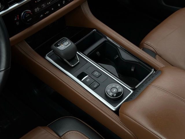 Used 2023 Nissan Pathfinder Platinum w/ Cargo Package image 32