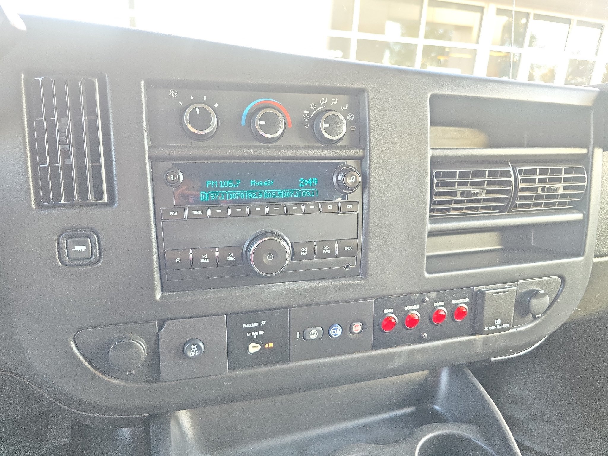 Used 2016 Chevrolet Express 2500 RWD image 24