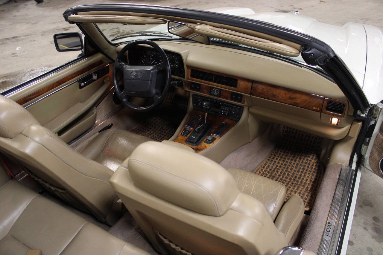 Used 1995 Jaguar XJS 4.0 Convertible image 40