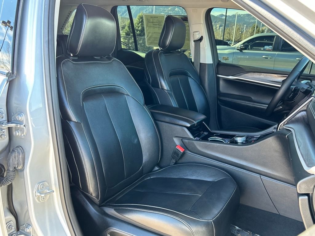 Used 2023 Jeep Grand Cherokee Limited w/ Trailer Tow Prep Group (B) image 18