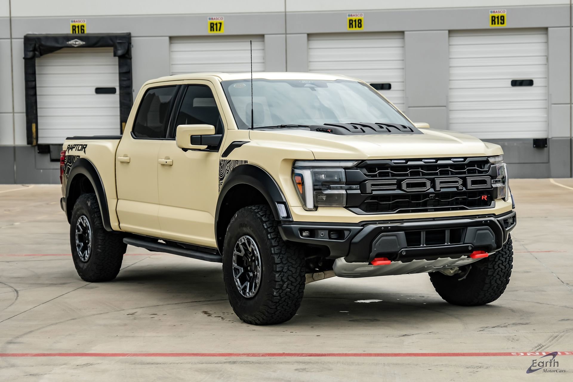 Used 2024 Ford F150 Raptor w/ Equipment Group 803A Raptor R AWD/4WD image 23