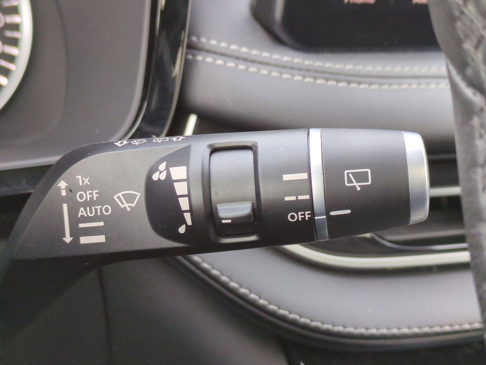 Used 2023 INFINITI QX60 Pure image 28