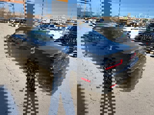 Used 2016 Dodge Challenger SRT w/ Technology Group image 20