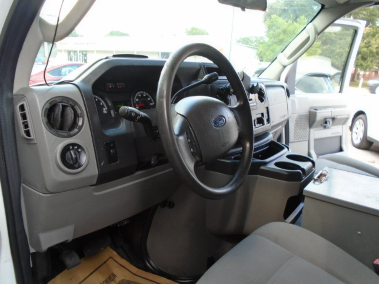 Used 2013 Ford E-250 and Econoline 250 w/ PWR Group RWD image 18