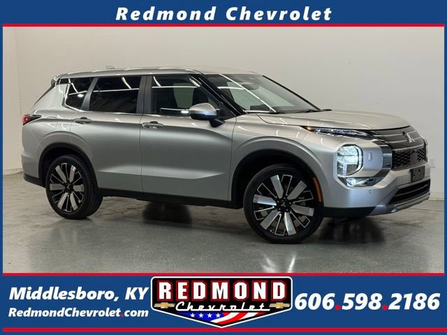 Used 2025 Mitsubishi Outlander SE AWD/4WD image 1