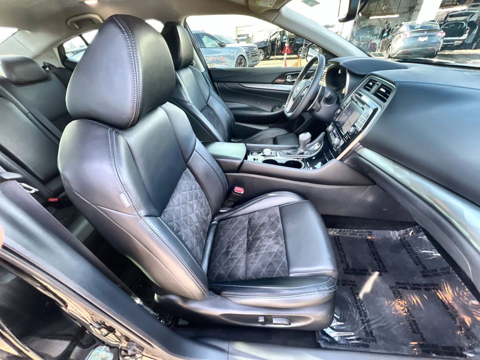 Used 2017 Nissan Maxima SR w/ Midnight Edition image 26