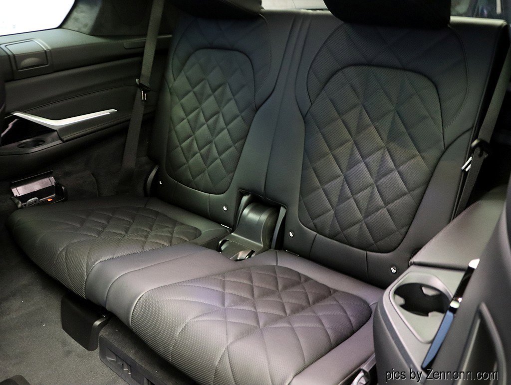 Used 2026 BMW X7 xDrive40i w/ Executive Package image 13