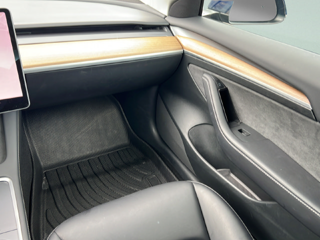 Used 2023 Tesla Model 3 Standard Range RWD image 12