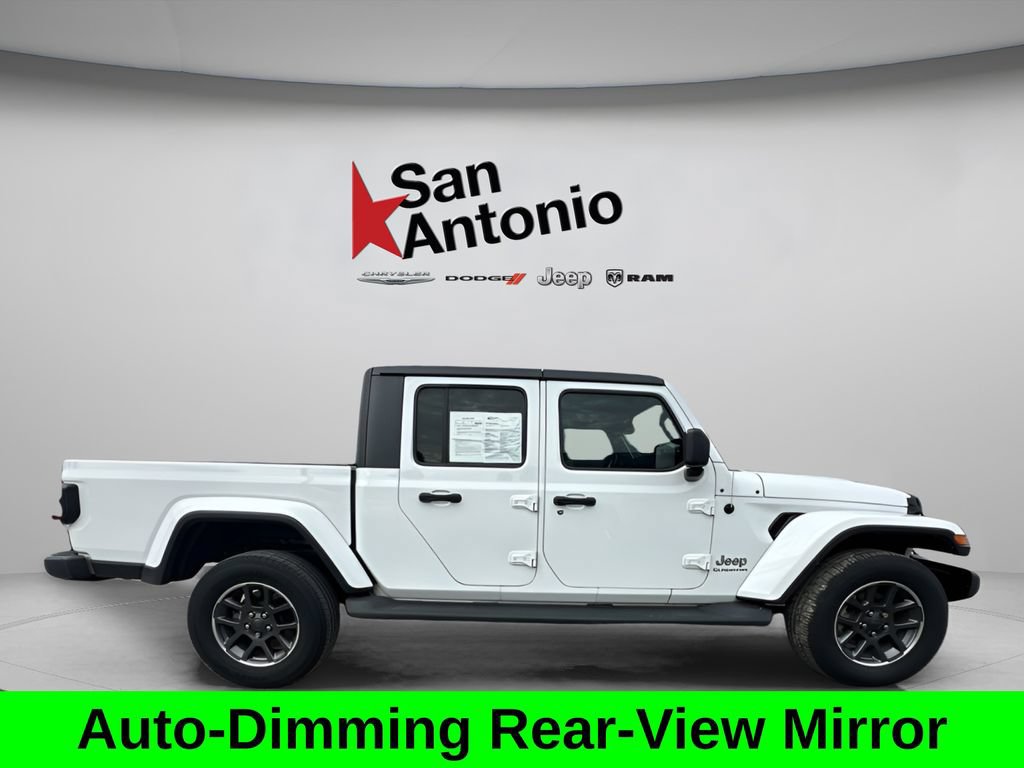 Certified 2021 Jeep Gladiator Overland AWD/4WD image 17