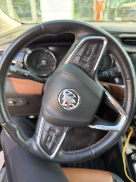 Used 2020 Buick Encore GX Essence w/ Experience Buick Package image 7