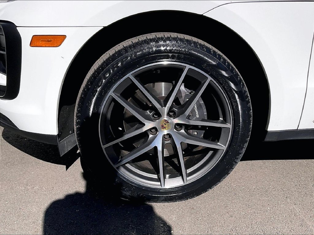 Certified 2023 Porsche Macan AWD/4WD image 14